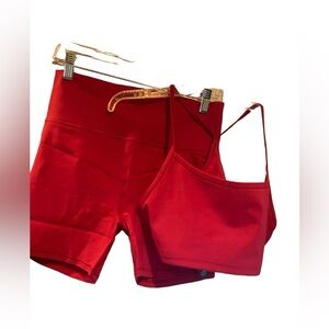 NWT Vuori shorts and bra set Size L